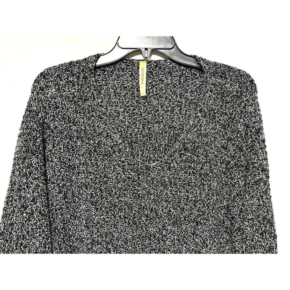 Betabrand Black & White Pullover Sweater V-Neck Women’s Large - Picture 2 of 4